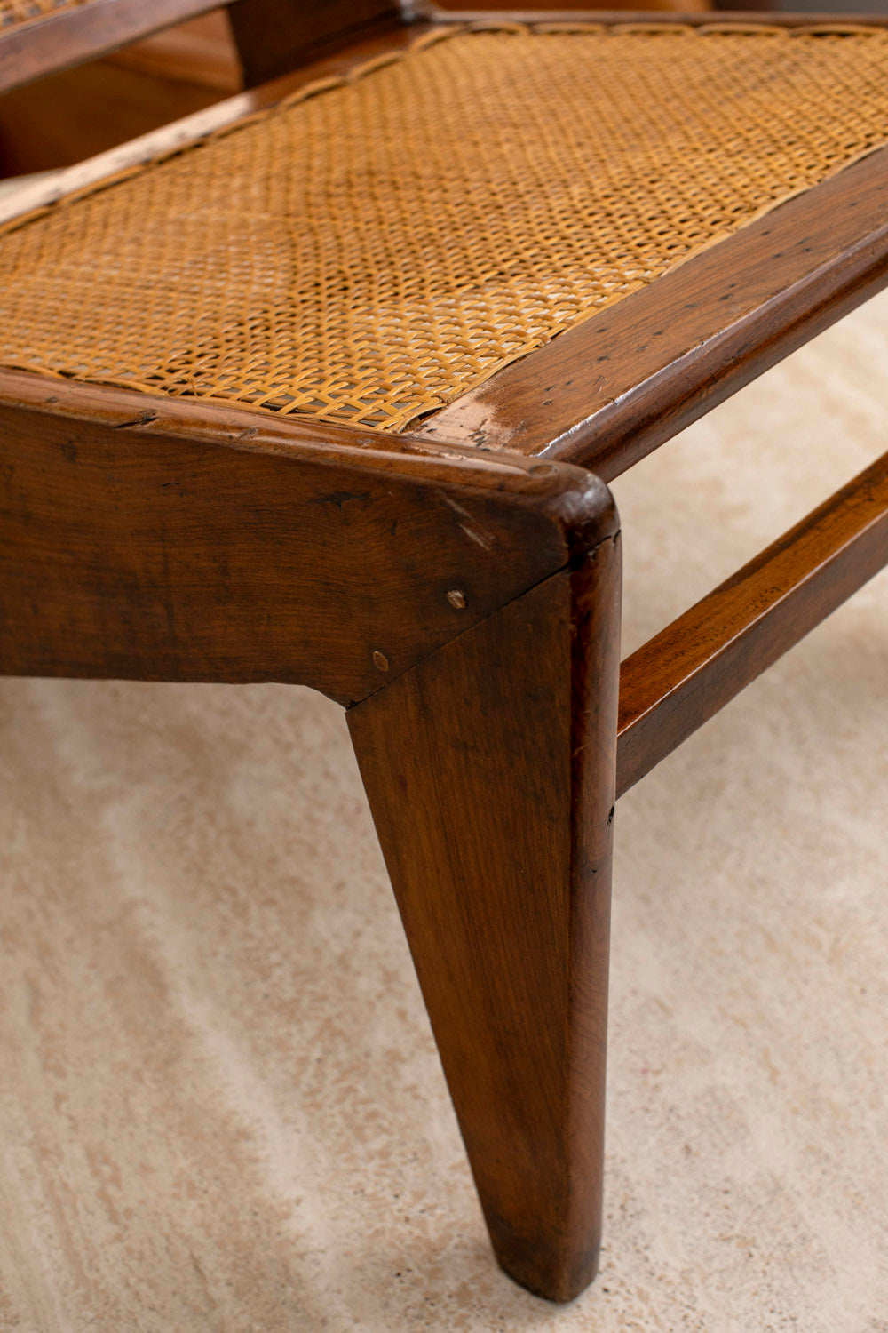 Pierre Jeanneret Kangourou Chair
