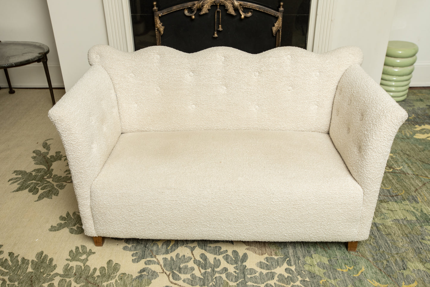 Cream Tufted Settee in the Manner of Paolo Buffa